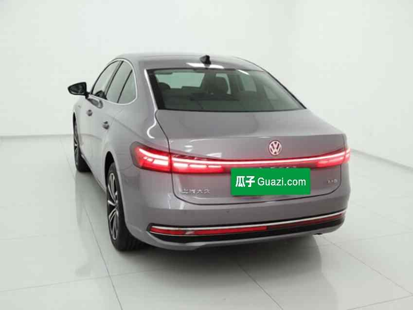 大众 帕萨特 2025款 Pro 380TSI 龙尊版(4)