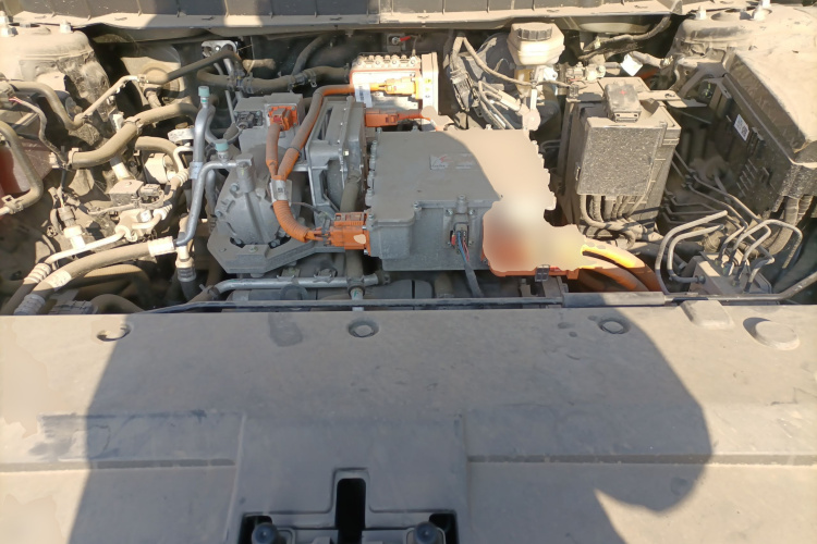 红旗E-QM5 2022款 431km 充电乐享版机舱底盘24