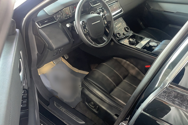 路虎 揽胜星脉 2020款 P250 R-DYNAMIC S中控内饰7008