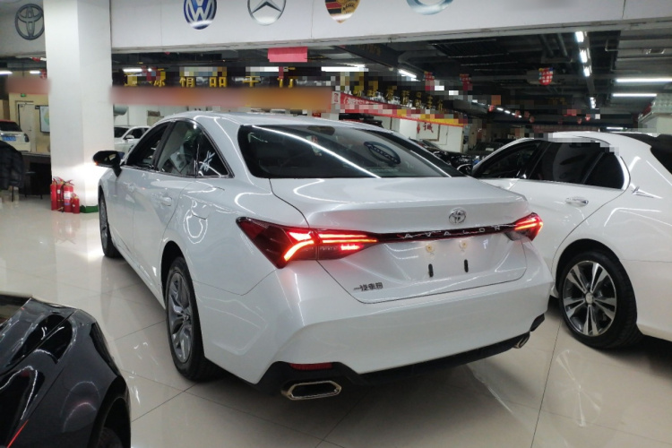 丰田 亚洲龙 2019款 2.0L 进取版 国VI车身外观6003