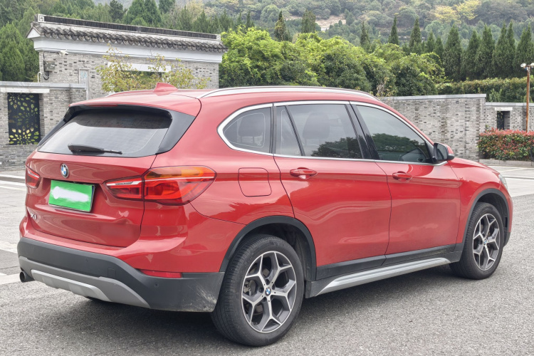 宝马X1 2019款 sDrive18Li 尊享型车身外观6005