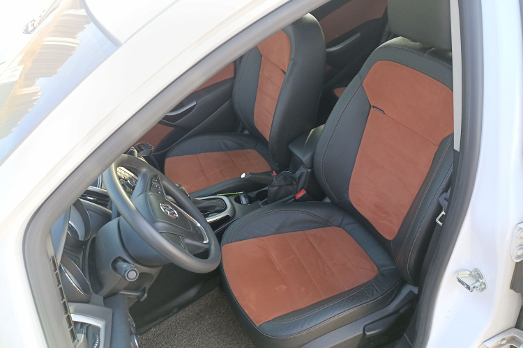 别克 英朗 2014款 XT 1.6T 自动时尚运动版局部细节19