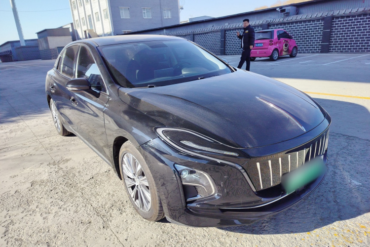 红旗E-QM5 2024款 610km PLUS车身外观3