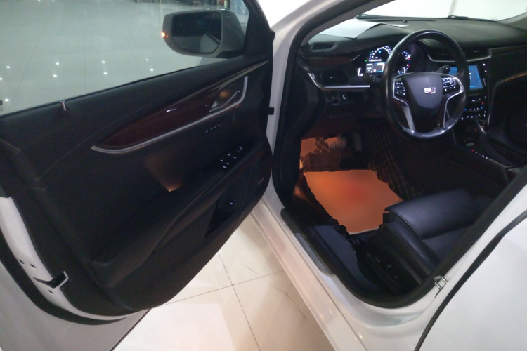 凯迪拉克XTS 2016款 28T 豪华型中控内饰7003