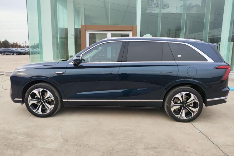 魏牌 蓝山 2025款 四驱 Ultra车身外观4