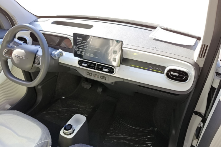 吉利银河 熊猫 2025款 210km 元气熊中控内饰12