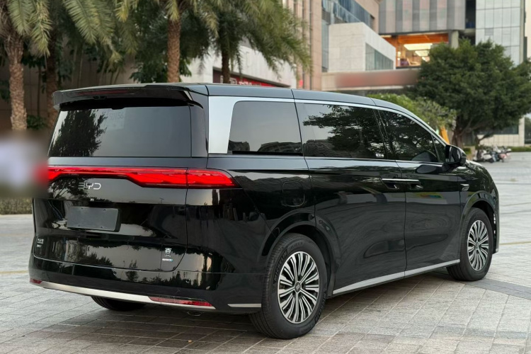 比亚迪 夏 2025款 DM-i 1.5T 180km 超越型车身外观6003