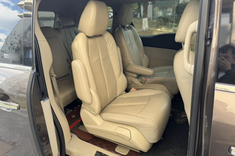 别克GL8 2017款 25S 豪华型 国V中控内饰7001