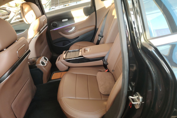 奔驰E级 2017款 E 200 L 4MATIC中控内饰21