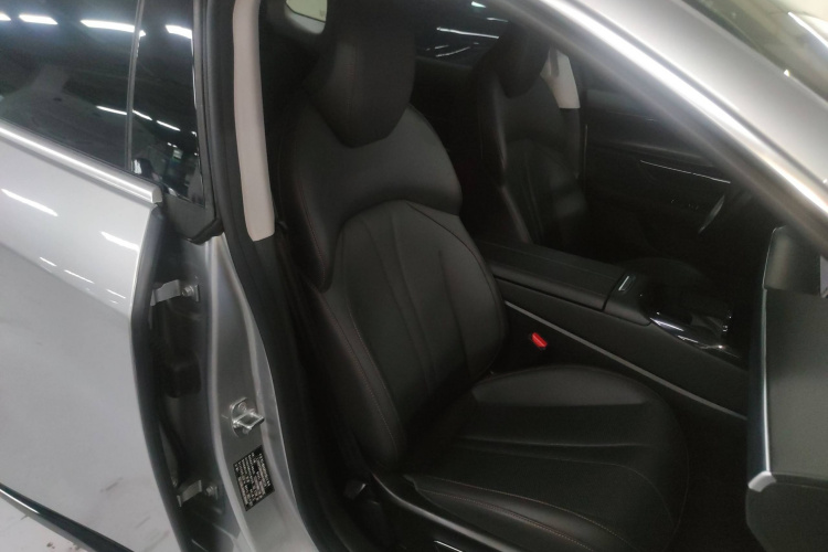 小鹏P7 2020款 670N局部细节41