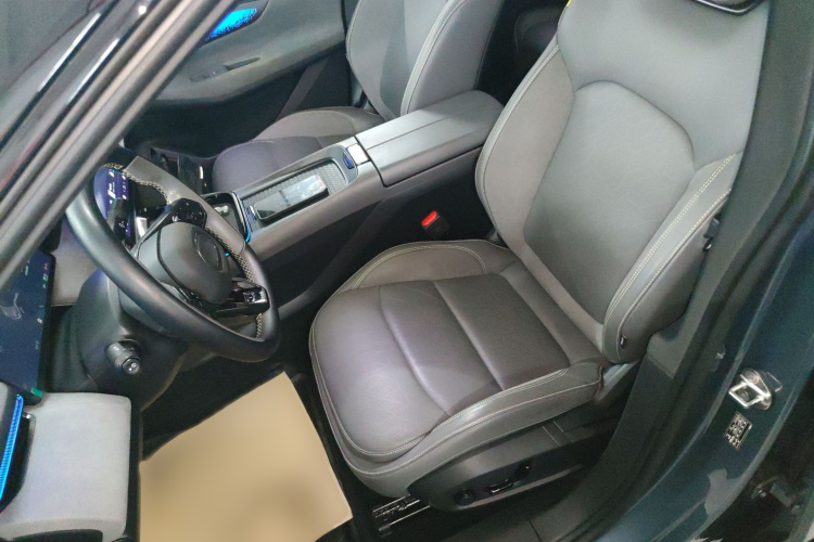 领克08 EM-P 2025款 220km 四驱性能Halo局部细节19