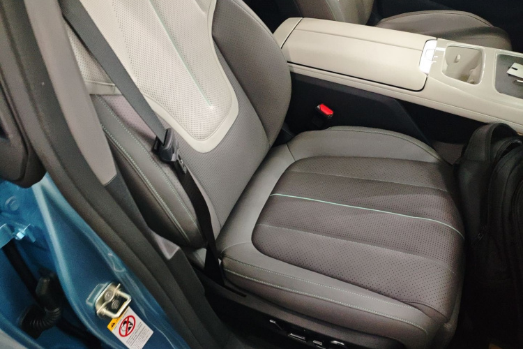 深蓝汽车 深蓝L07 2024款 300Max乾崑智驾ADS SE增程版局部细节41