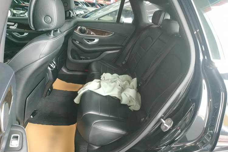 奔驰GLC 2019款 GLC 260 L 4MATIC 动感型中控内饰21