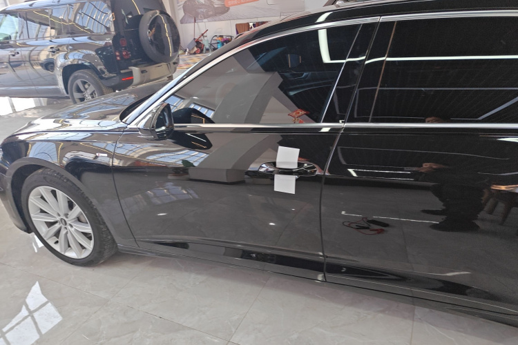 奥迪A6L 2024款 45 TFSI 臻选动感型车身外观4