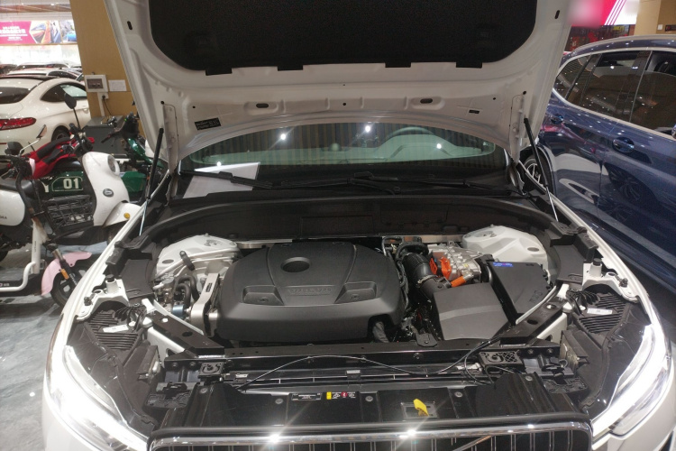 沃尔沃XC60新能源 2023款 T8 插电混动 长续航四驱智远豪华版机舱底盘24