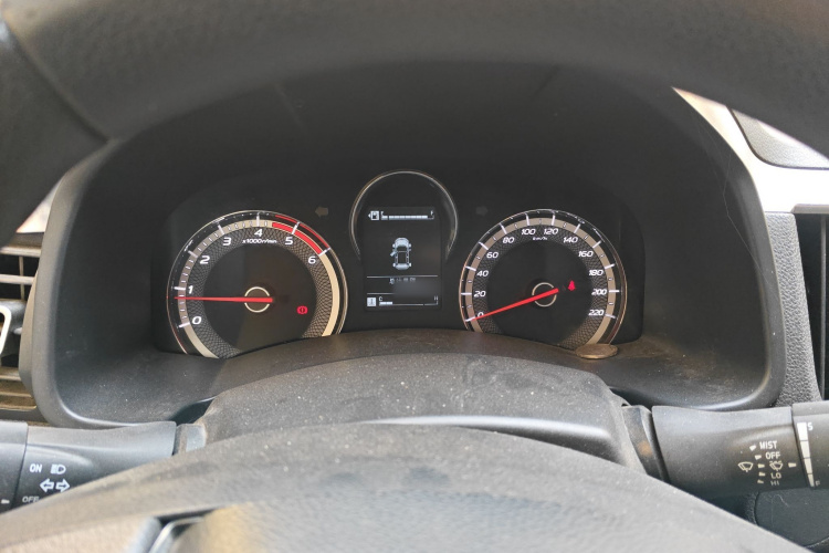 五十铃 瑞迈 2020款 2.8T经典两驱柴油国VI舒享型加长版JE493ZLQ6E局部细节14