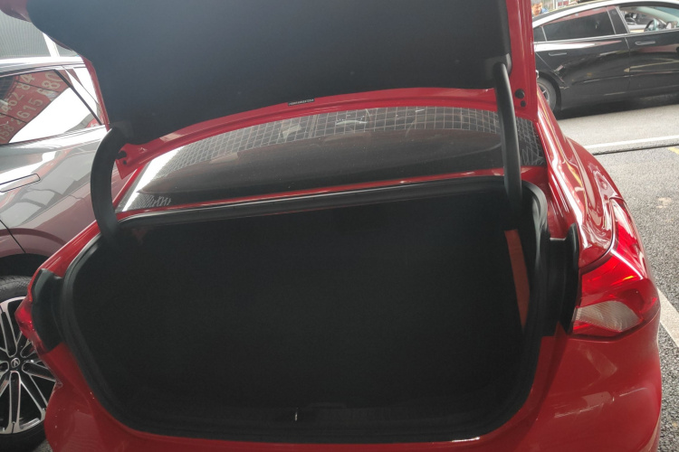 福特 福克斯 2020款 三厢 EcoBoost 180 自动ST Line局部细节23