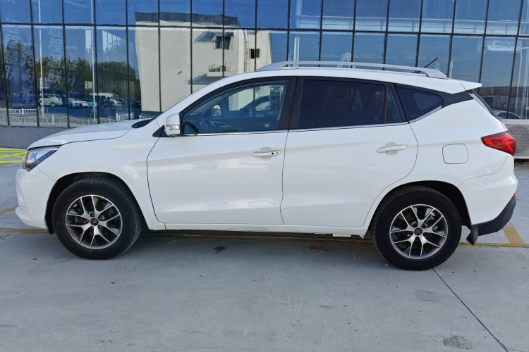 比亚迪 宋 2016款 盖世版 1.5TID 自动精英型车身外观6001