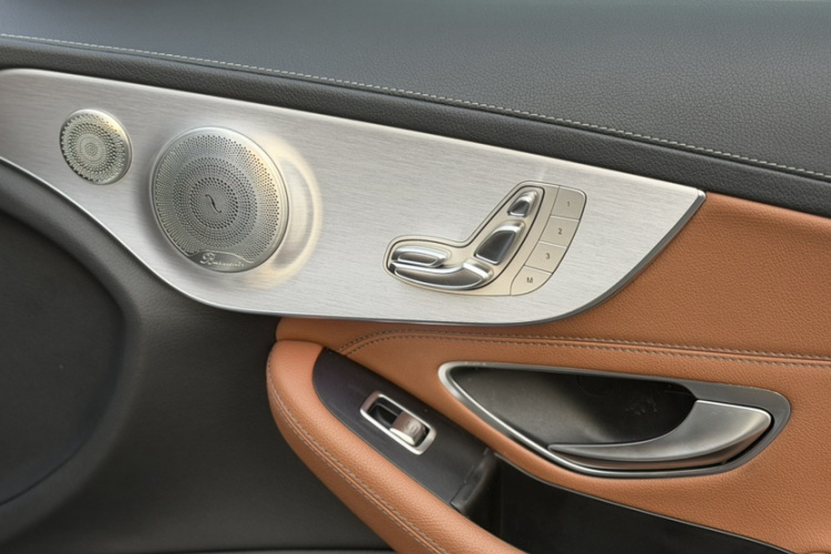 奔驰C级(进口) 2020款 C 260 轿跑车中控内饰7002