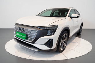 奥迪Q5 e-tron 2023款 40 e-tron 星耀型 锦衣套装