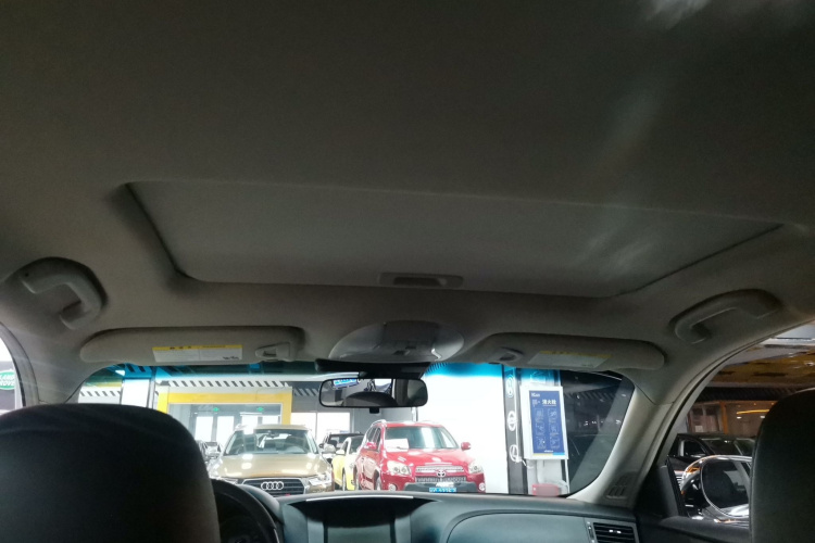 英菲尼迪Q70 2019款 Q70L 2.0T 精英版中控内饰22