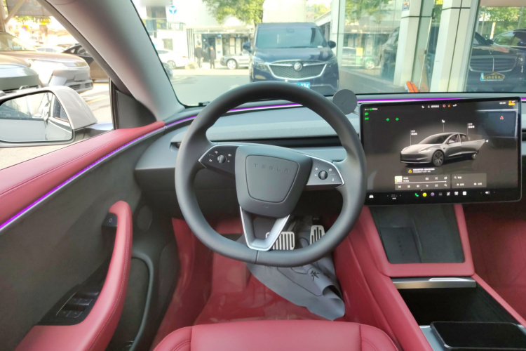 特斯拉 Model 3 2023款 长续航全轮驱动版中控内饰13