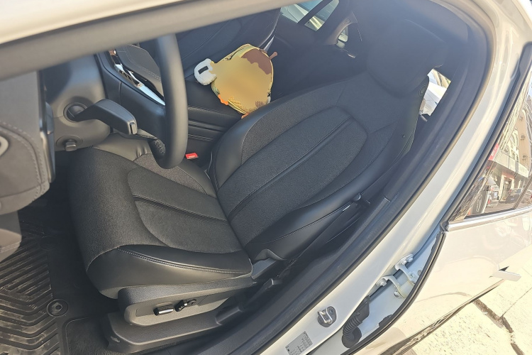 蔚来EC6 2020款 605KM 运动版中控内饰19