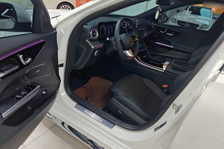 奔驰C级 2025款 C 260 L 运动版中控内饰20