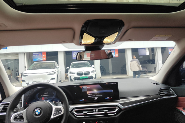 宝马3系 2023款 325Li M运动套装中控内饰22