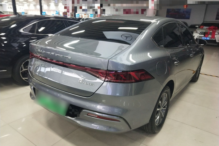 比亚迪 秦PLUS 2023款 冠军版 DM-i 55KM领先型车身外观7