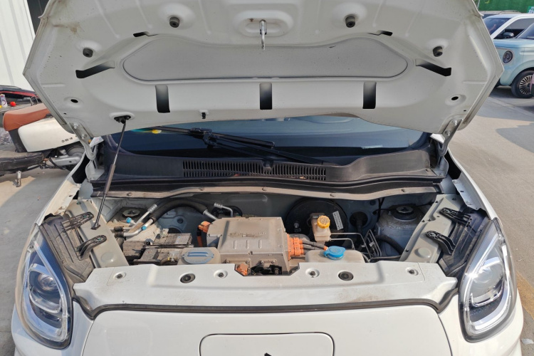 零跑汽车 零跑T03 2021款 400舒享版机舱底盘24