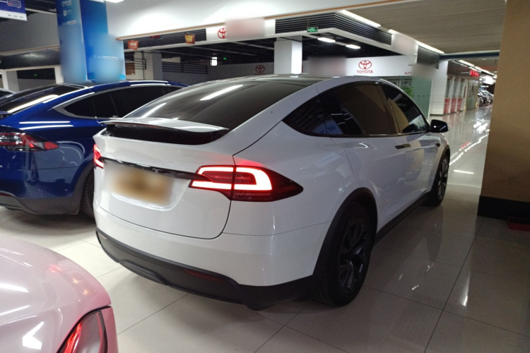特斯拉 Model X 2023款 双电机全轮驱动版车身外观6005