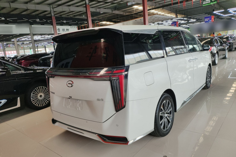 广汽传祺 传祺M8 2024款 大师系列 400T 至尊版车身外观7