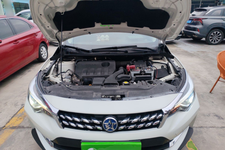 启辰D60 2019款 十万荣耀 1.6L XL 手动辰酷版 国VI机舱底盘24
