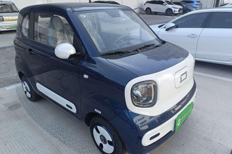 奔腾小马 2025款 222km 闪电马车身外观3