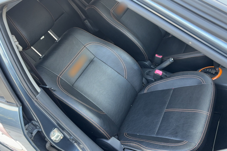 铃木 雨燕 2016款 1.5L 自动时尚型酷玩版局部细节41