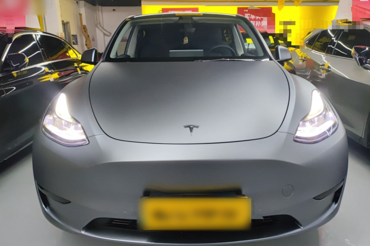 特斯拉 Model Y 2022款 后轮驱动版车身外观2