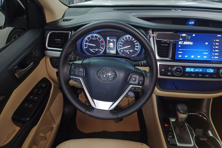 丰田 汉兰达 2018款 2.0T 四驱至尊版 7座 国VI局部细节13