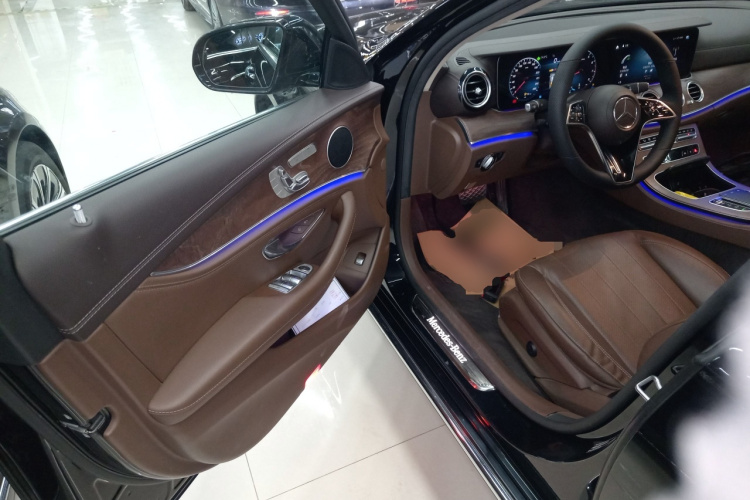 奔驰E级 2021款 E 300 L 时尚型中控内饰20