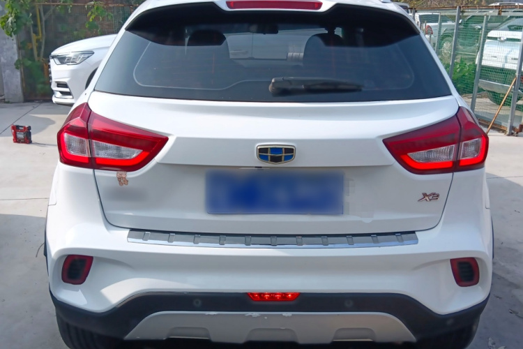 吉利汽车 远景X3 2017款 1.5L 手动精英型车身外观6