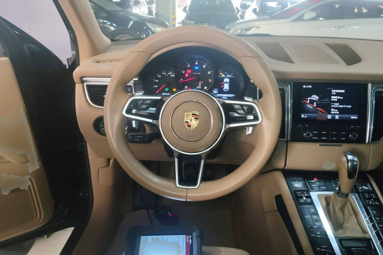 保时捷 2017款  Macan 2.0T中控内饰13