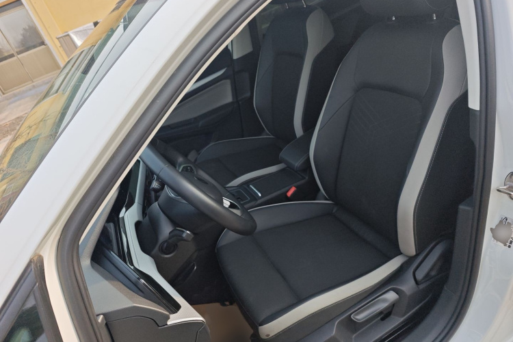 大众 高尔夫 2023款 280TSI DSG Pro局部细节19