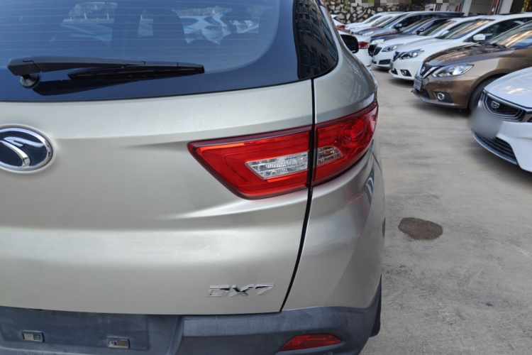 东南DX7 2015款 1.5T 自动豪华型车身外观9