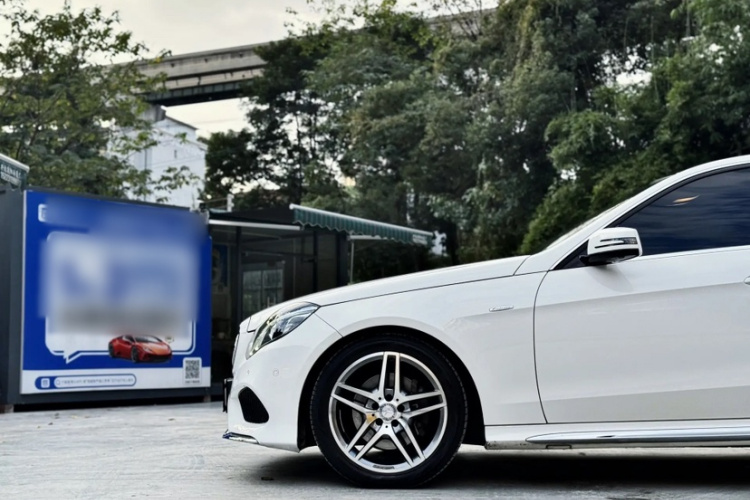 奔驰E级 2015款 E 320 L 运动型车身外观6011