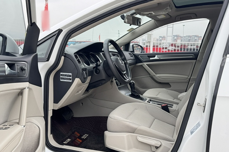 大众 高尔夫 2016款 230TSI 自动舒适型中控内饰7006