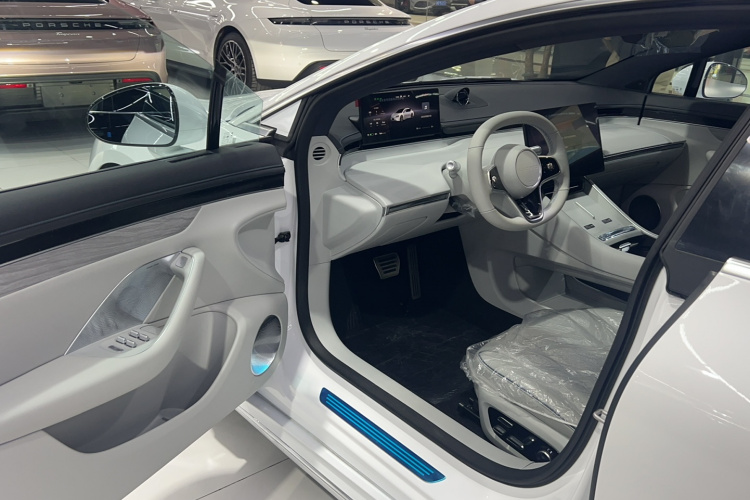 鸿蒙智行 智界S7 2024款 Pro中控内饰7002