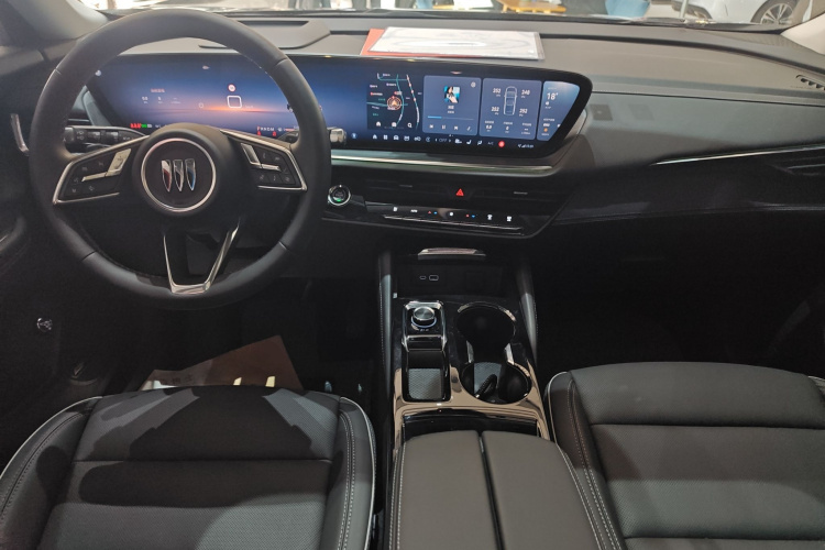 别克 2025款 昂科威Plus 28T 两驱白金版中控内饰12