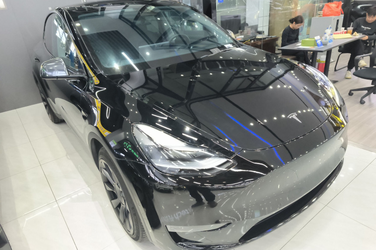 特斯拉 Model Y 2022款 改款 长续航全轮驱动版车身外观3