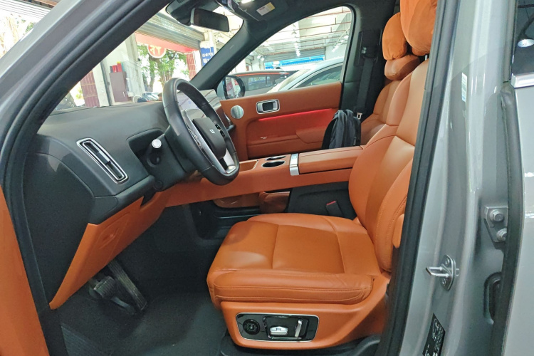 理想汽车 理想L8 2023款 Air中控内饰19