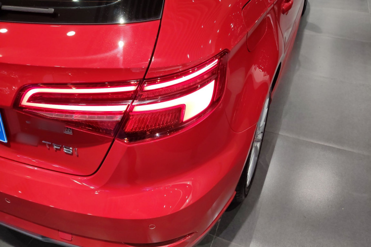 奥迪A3 2018款 30周年年型 Sportback 35 TFSI 时尚型车身外观6006